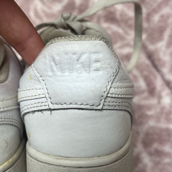 Nike, 7.5, White - Picture 2 of 6